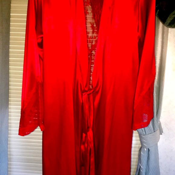 Victoria Secret Robe - Picture 4 of 5